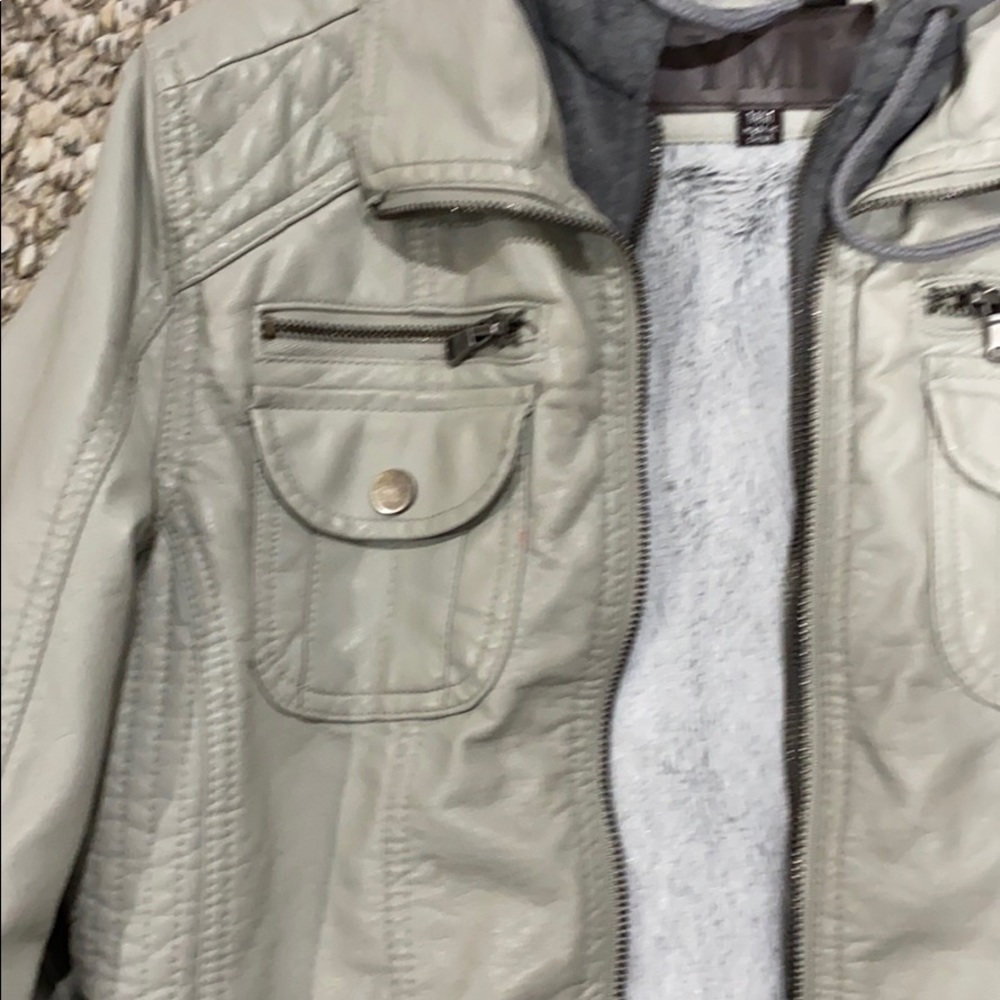 jacket - Picture 2 of 5